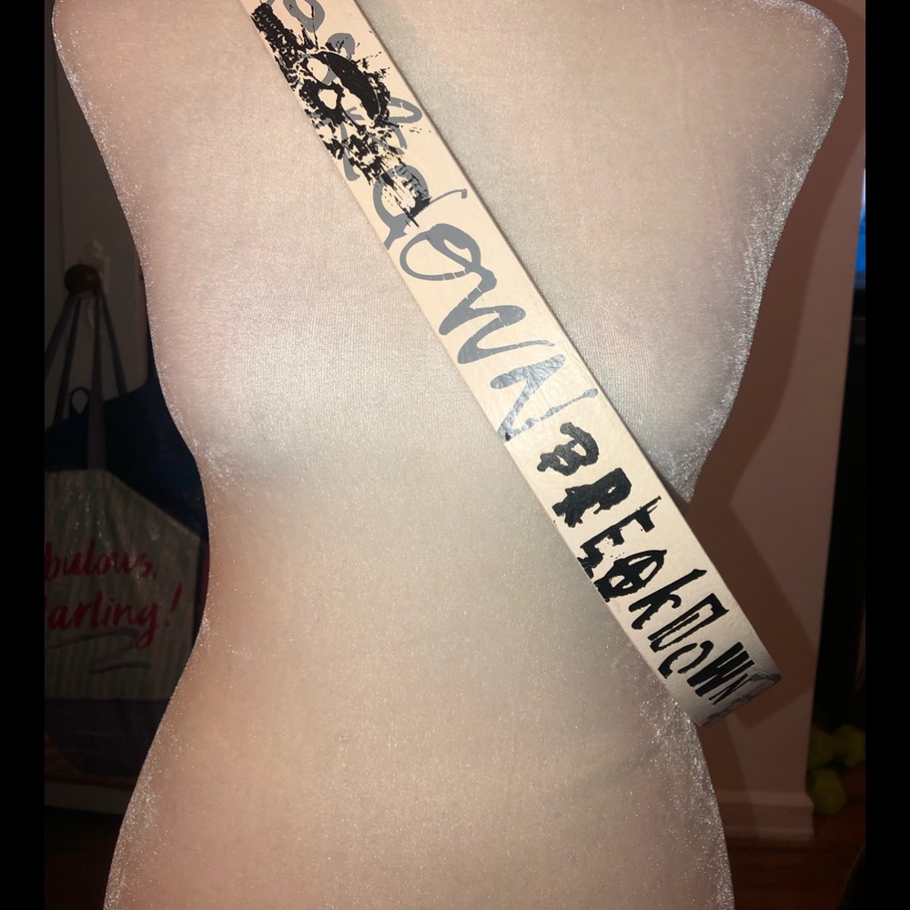 Graffiti  white belt